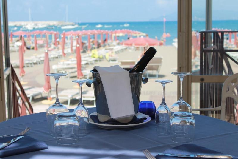 Suite Hotel Nettuno Sestri Levante Esterno foto