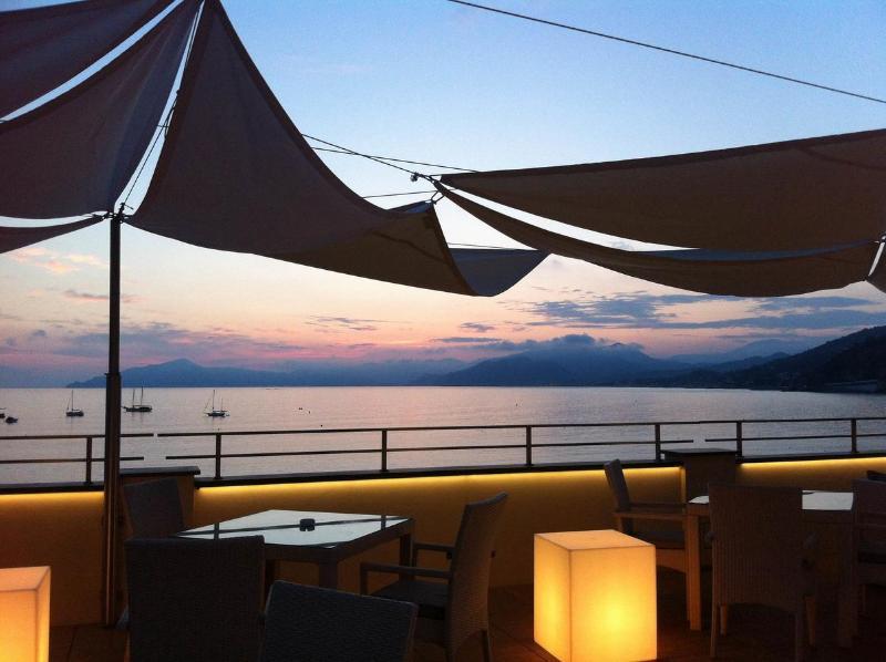 Suite Hotel Nettuno Sestri Levante Esterno foto